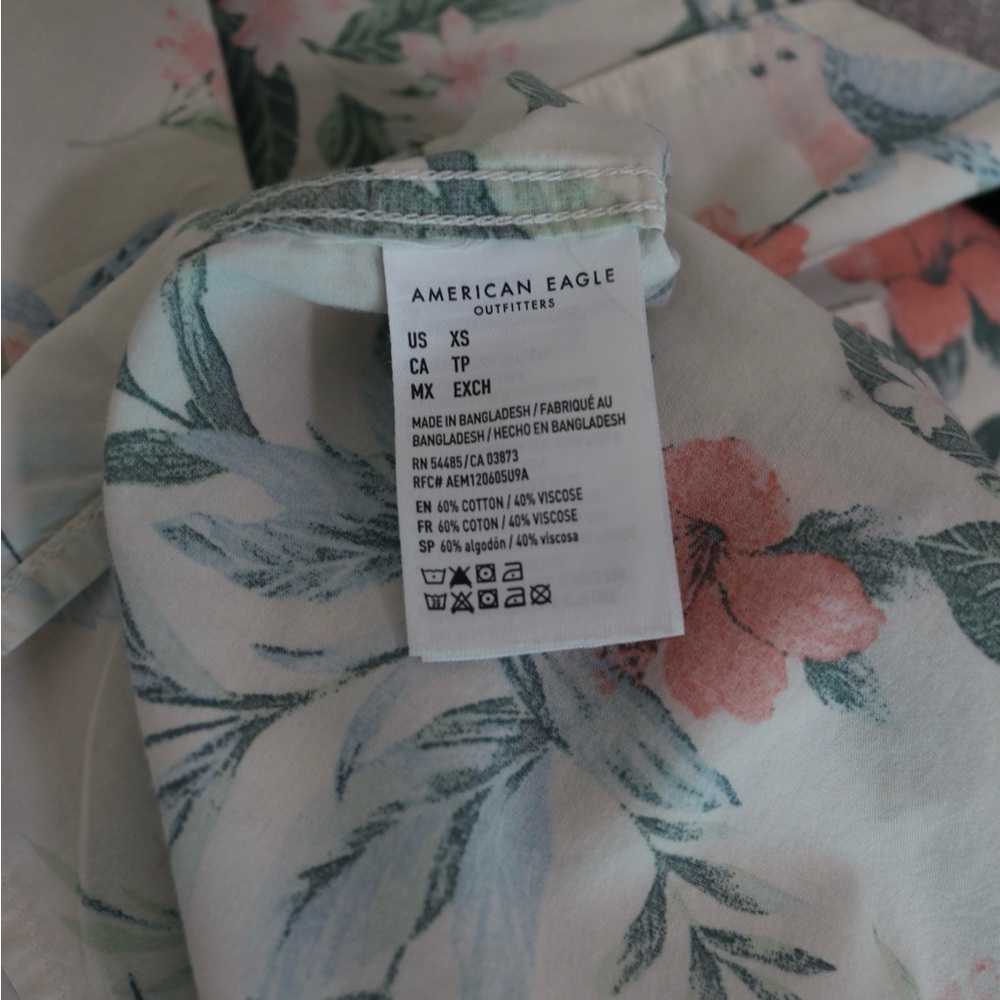 American Eagle Outfitters Blue and White Casual Button Down Shirt Hawaian Sz XS - Picture 9 of 13